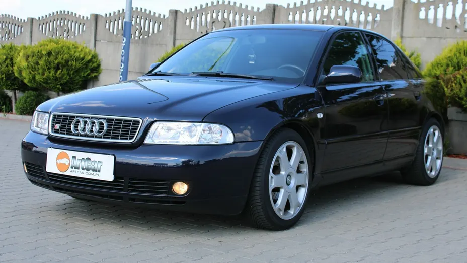 AUDI A4 -