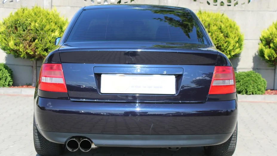 AUDI A4 -