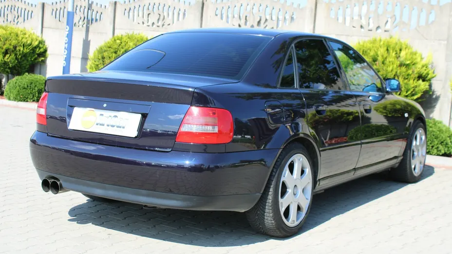 AUDI A4 -