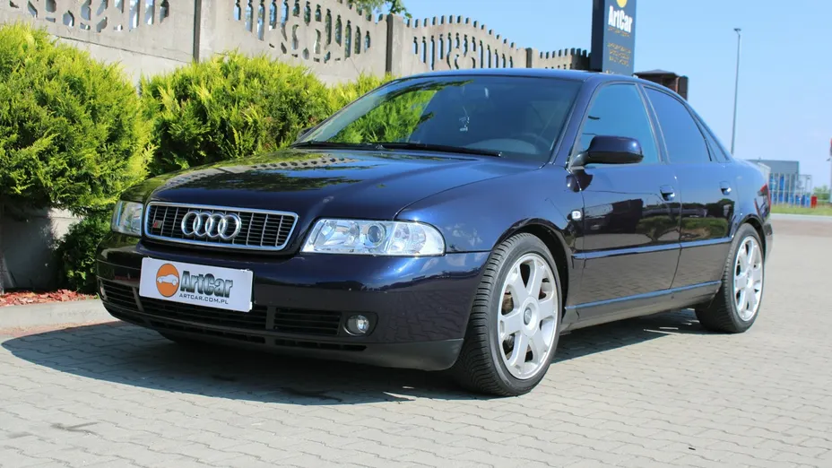 AUDI A4 -