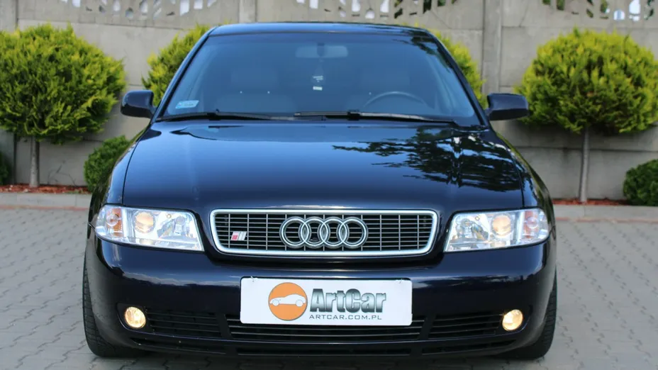 AUDI A4 -