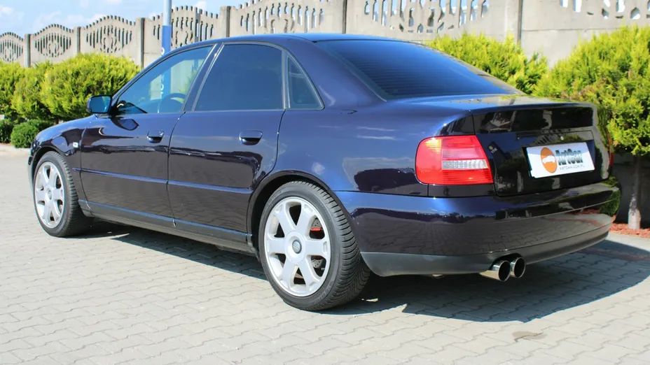 AUDI A4 -