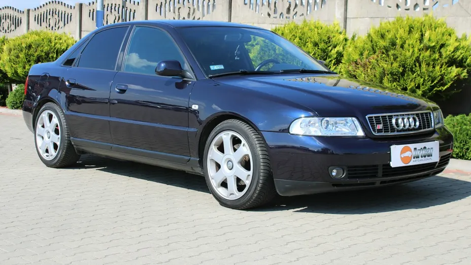 AUDI A4 -