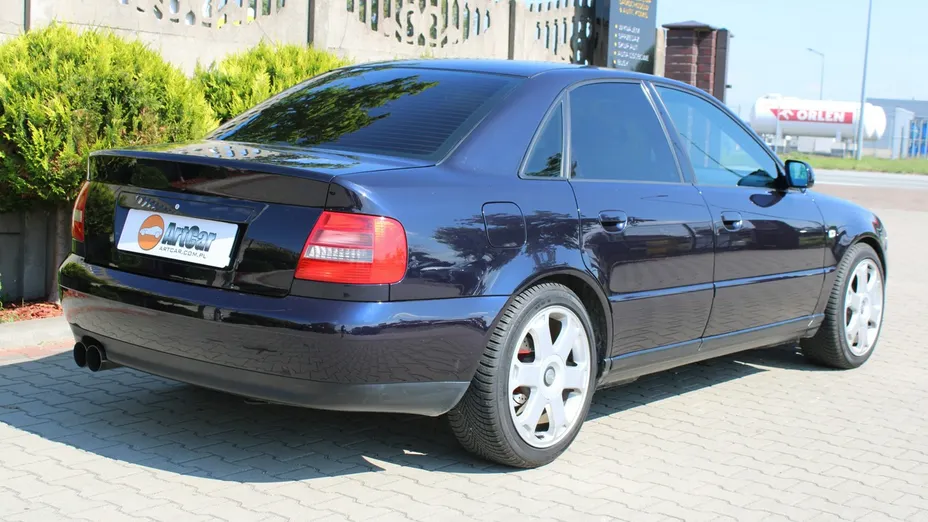 AUDI A4 -