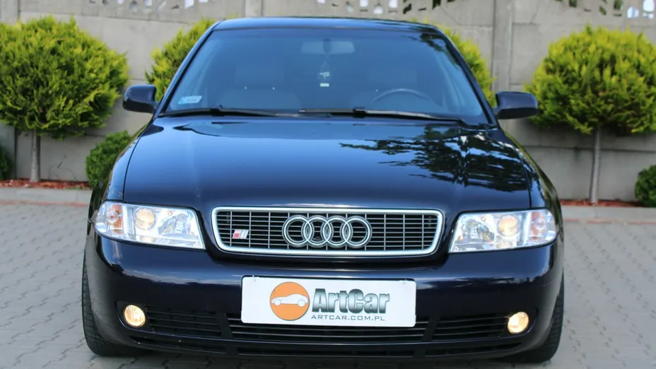 AUDI A4 -