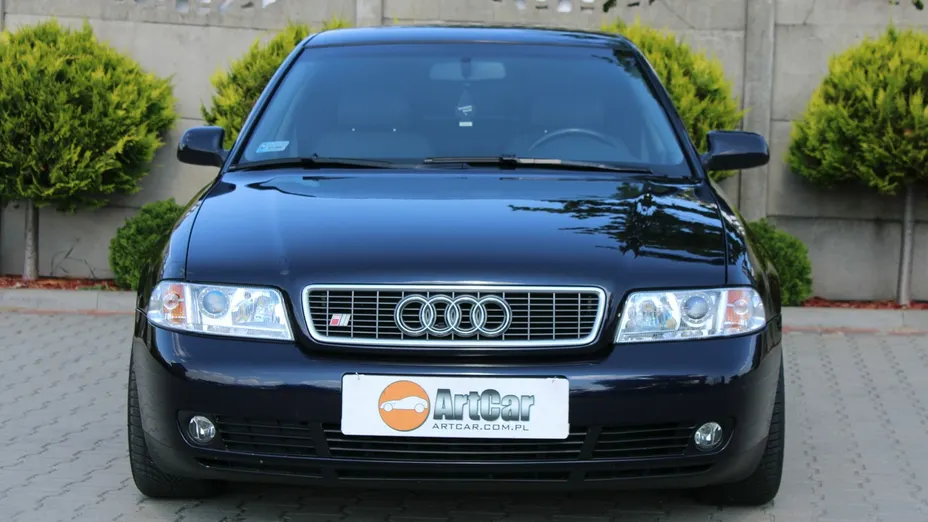 AUDI A4 -