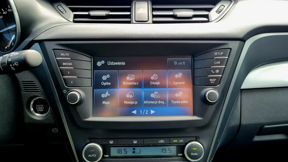 TOYOTA Avensis -