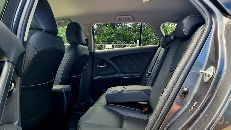 TOYOTA Avensis -