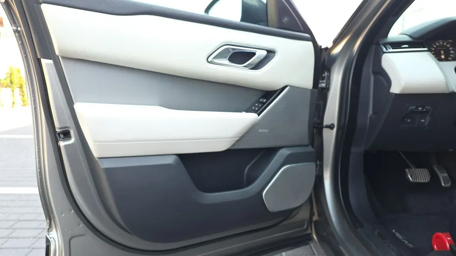 LAND ROVER Range Rover Velar -