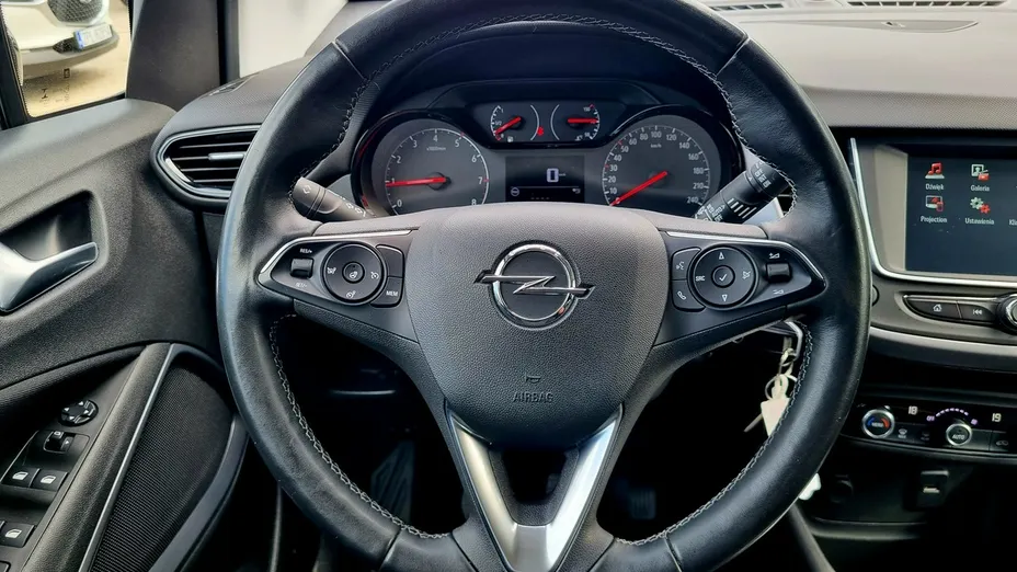 OPEL Crossland X -