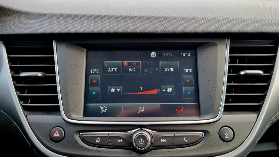 OPEL Crossland X -