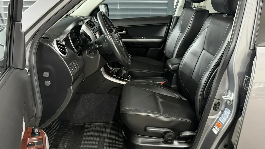 SUZUKI Grand Vitara -