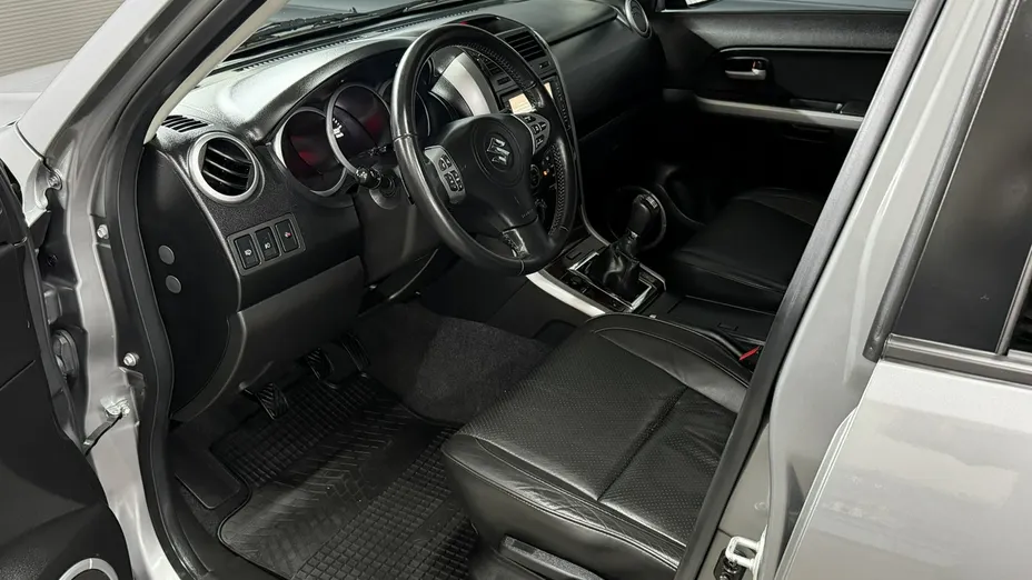 SUZUKI Grand Vitara -