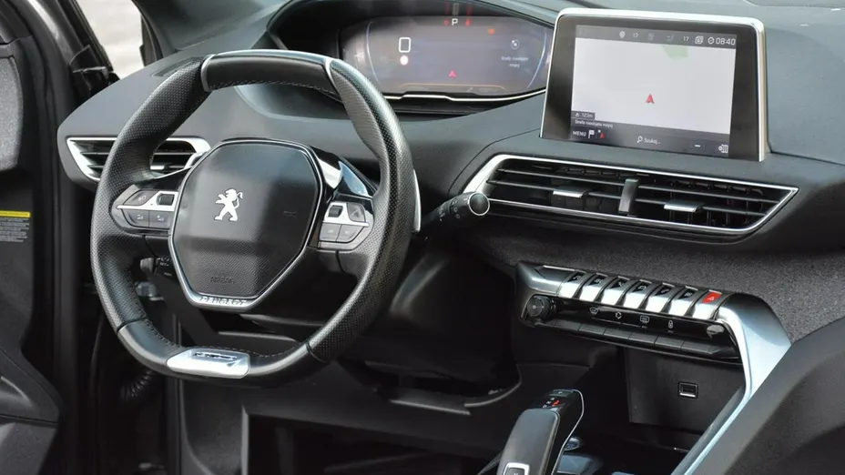 PEUGEOT 5008 -