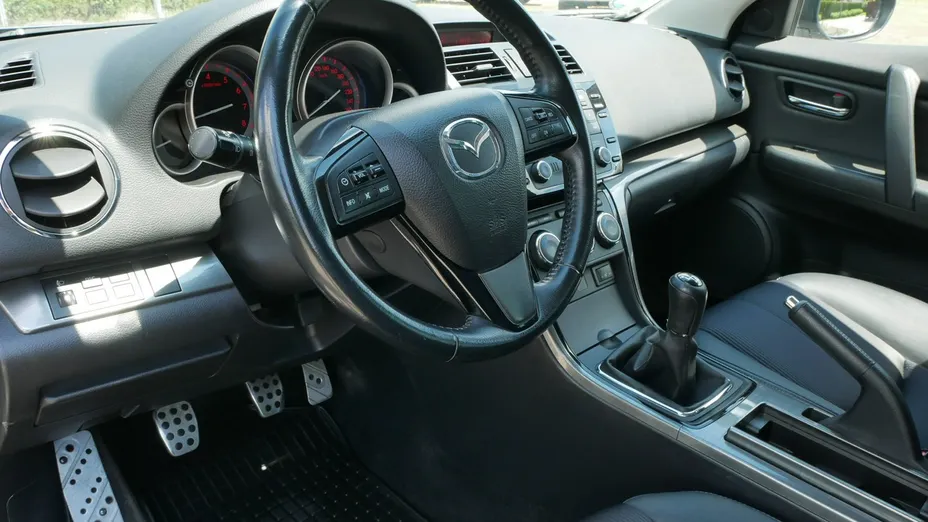 MAZDA 6 -
