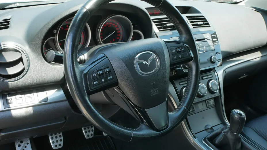 MAZDA 6 -