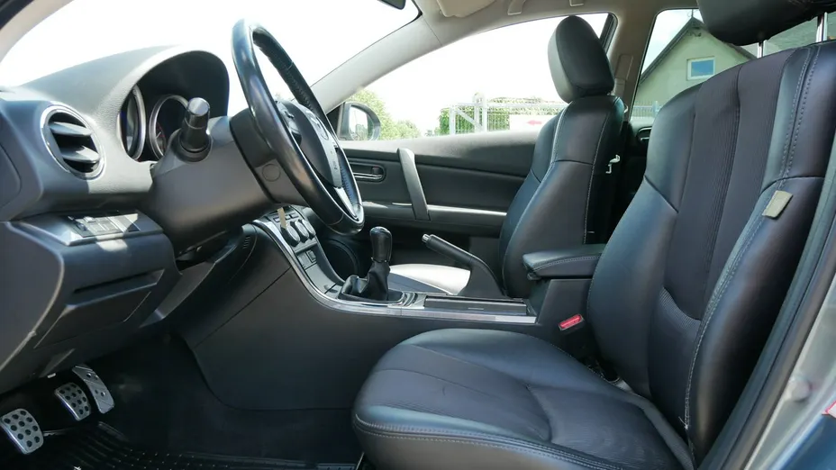MAZDA 6 -