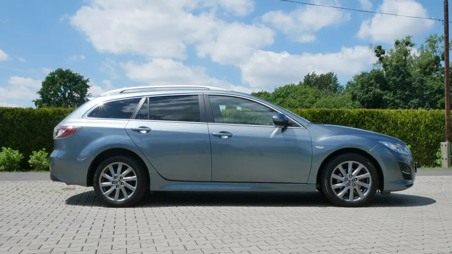 MAZDA 6 -