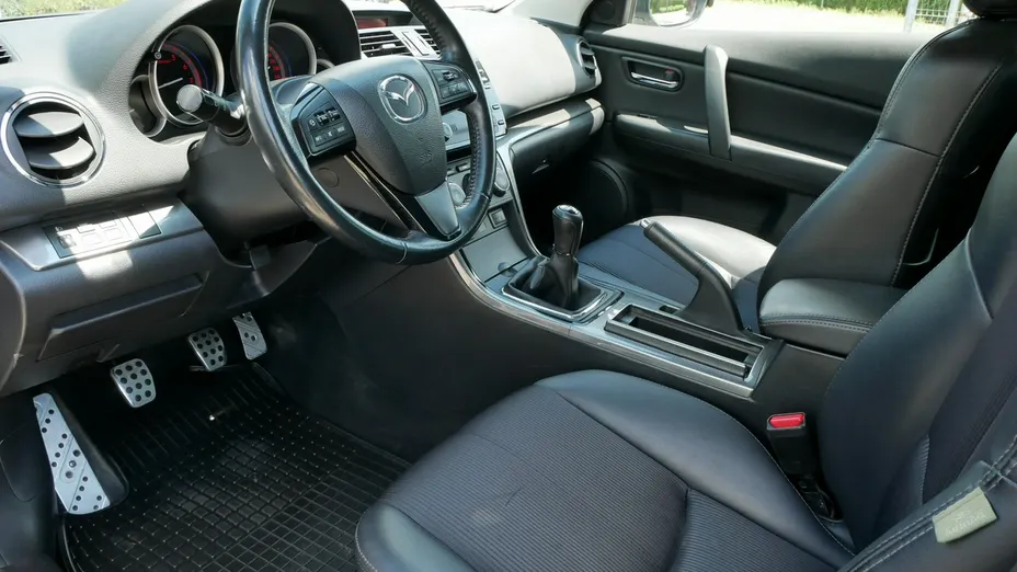 MAZDA 6 -