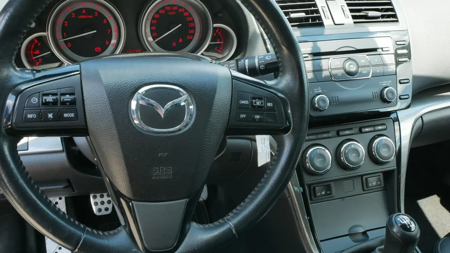 MAZDA 6 -