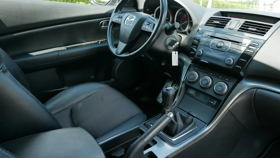 MAZDA 6 -