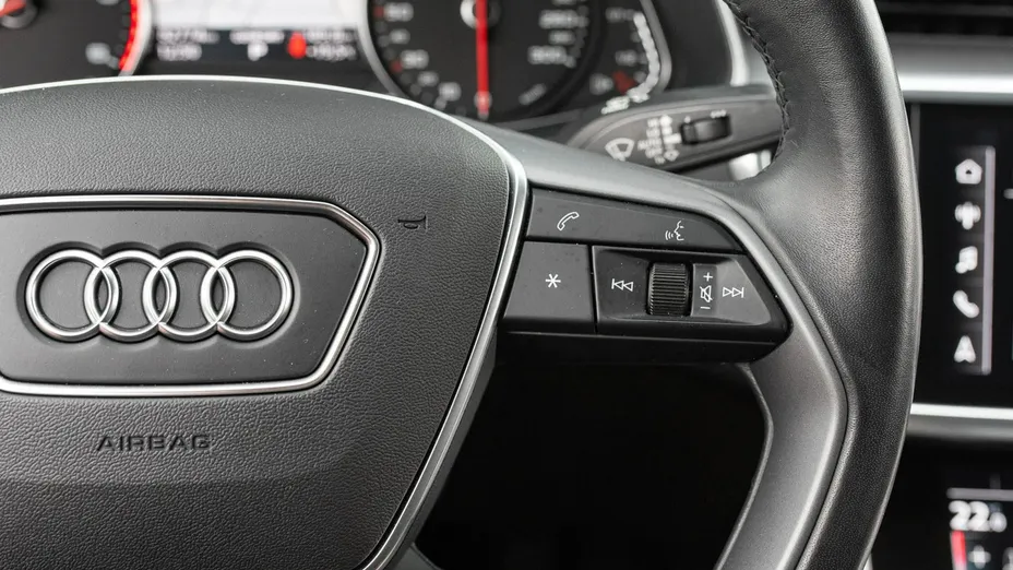 AUDI A6 -