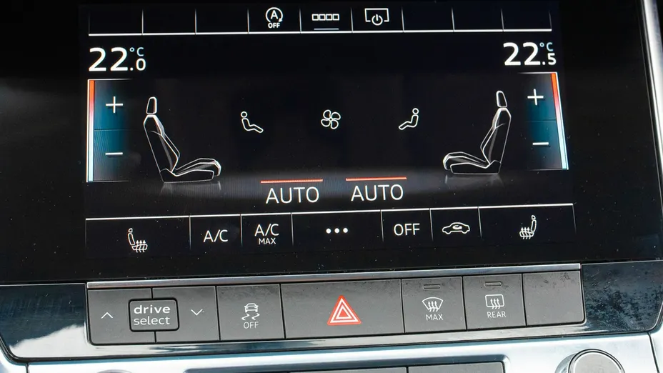 AUDI A6 -