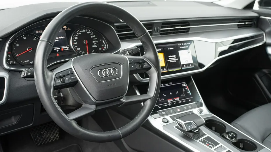 AUDI A6 -