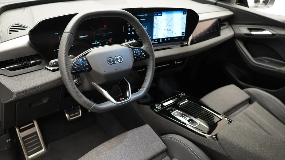 AUDI Q6 Sportback e-tron -