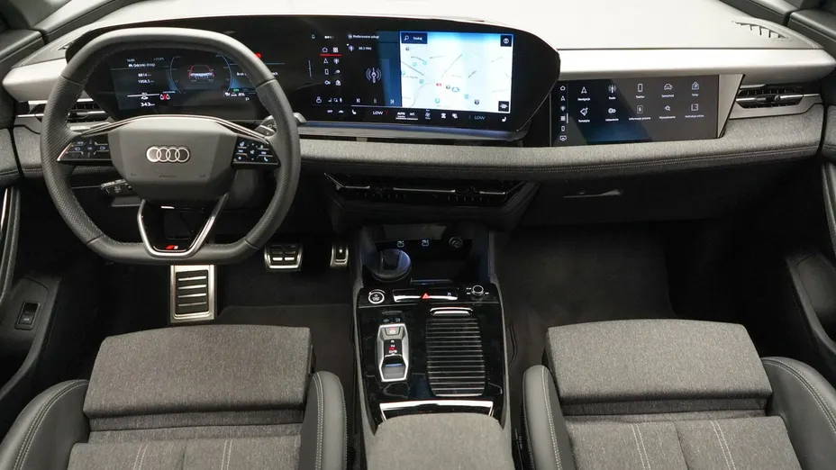 AUDI Q6 Sportback e-tron -