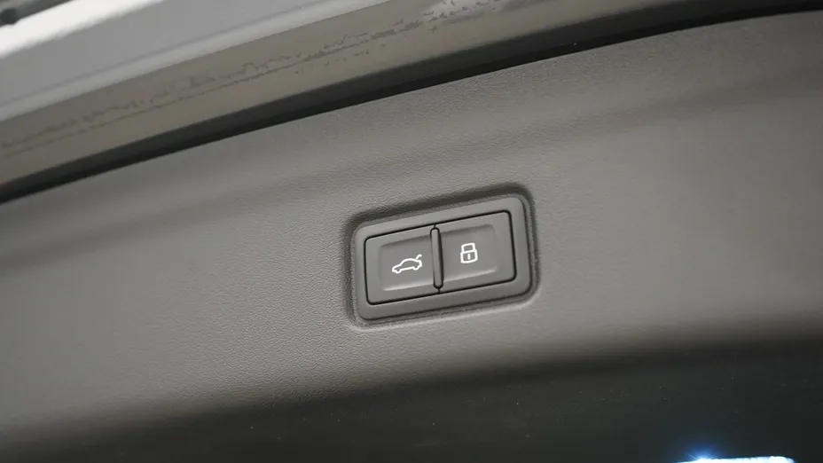 AUDI Q6 Sportback e-tron -