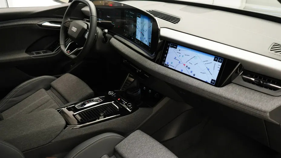 AUDI Q6 Sportback e-tron -