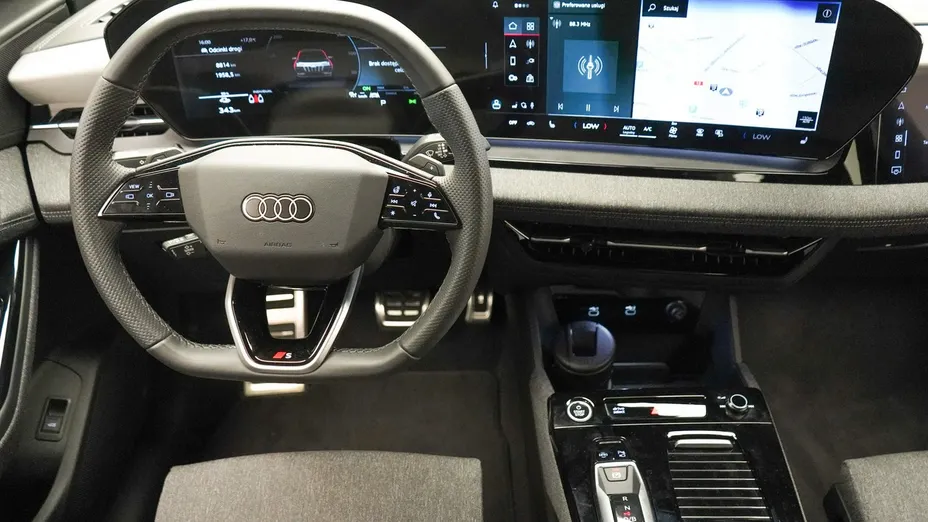 AUDI Q6 Sportback e-tron -