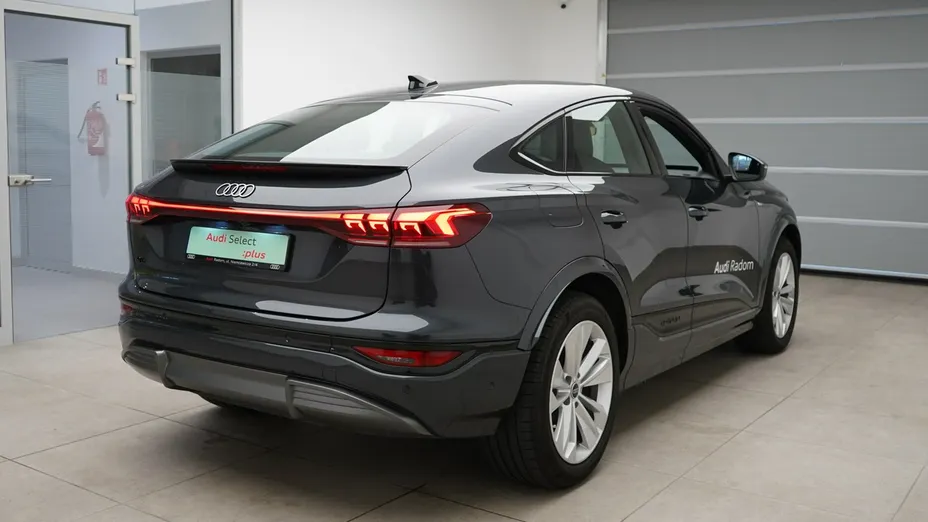 AUDI Q6 Sportback e-tron -
