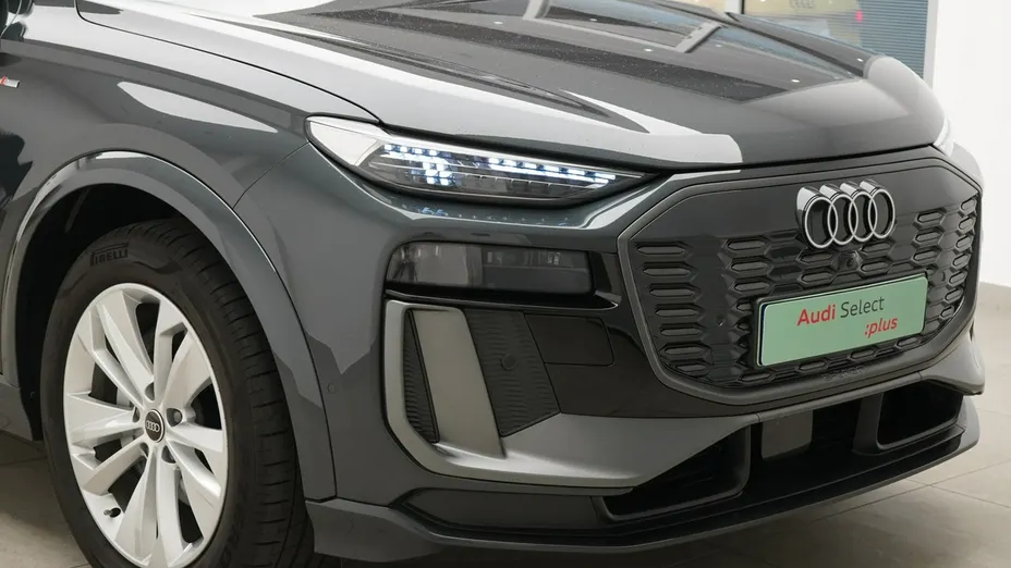 AUDI Q6 Sportback e-tron -