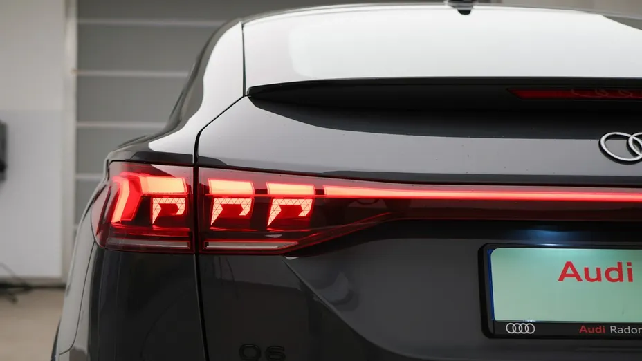AUDI Q6 Sportback e-tron -
