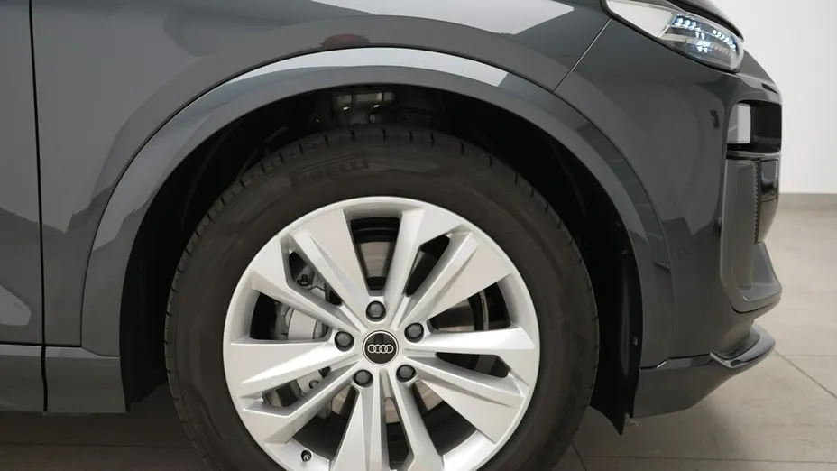 AUDI Q6 Sportback e-tron -