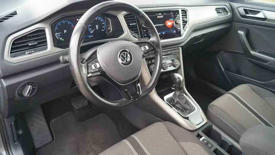 VOLKSWAGEN T-ROC -
