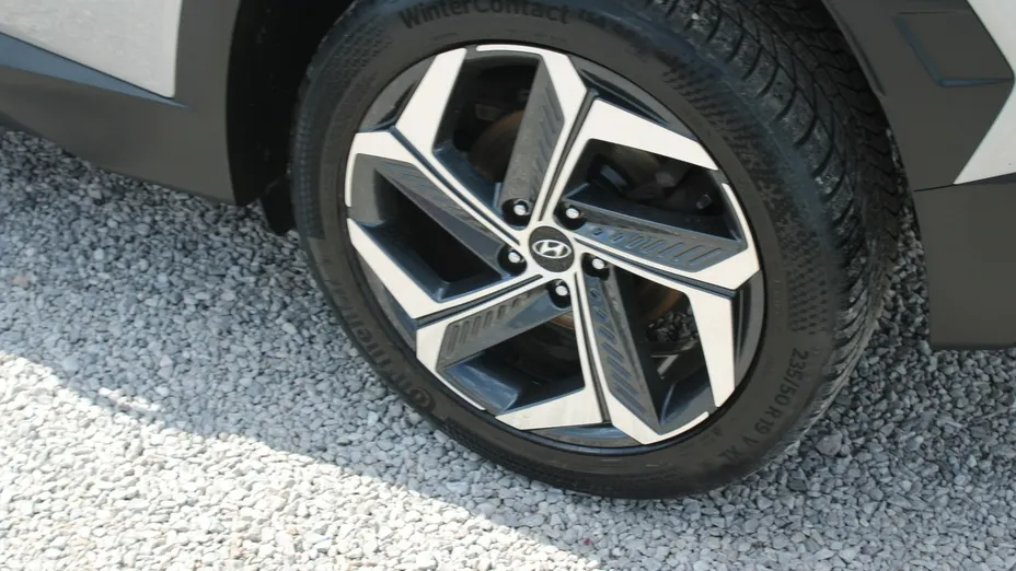 HYUNDAI Tucson -