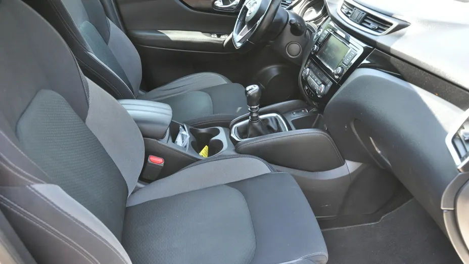 NISSAN Qashqai -