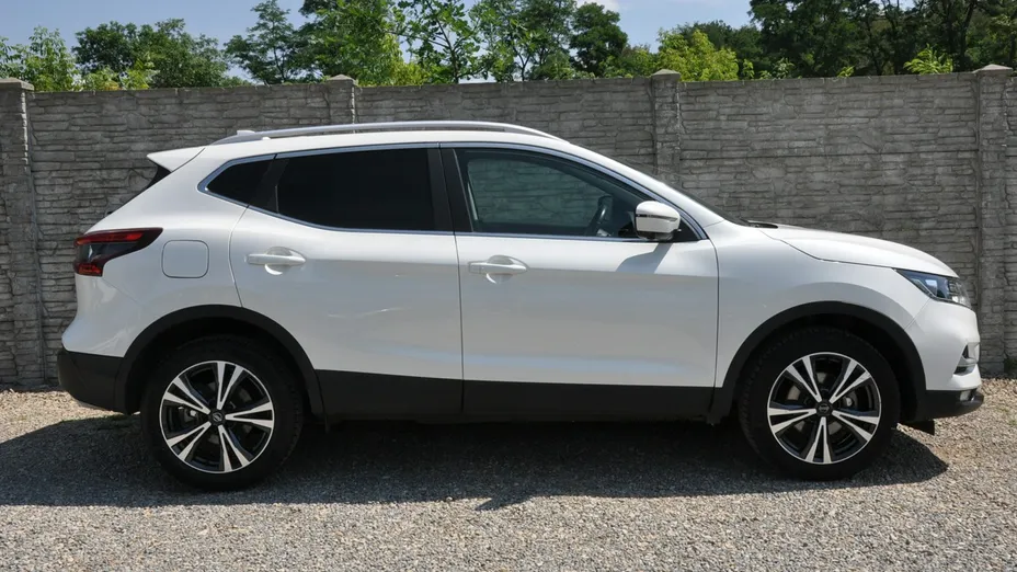 NISSAN Qashqai -