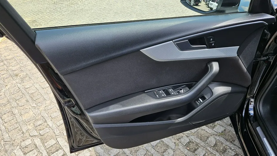 AUDI A4 -