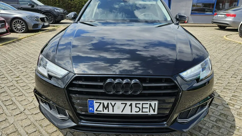 AUDI A4 -