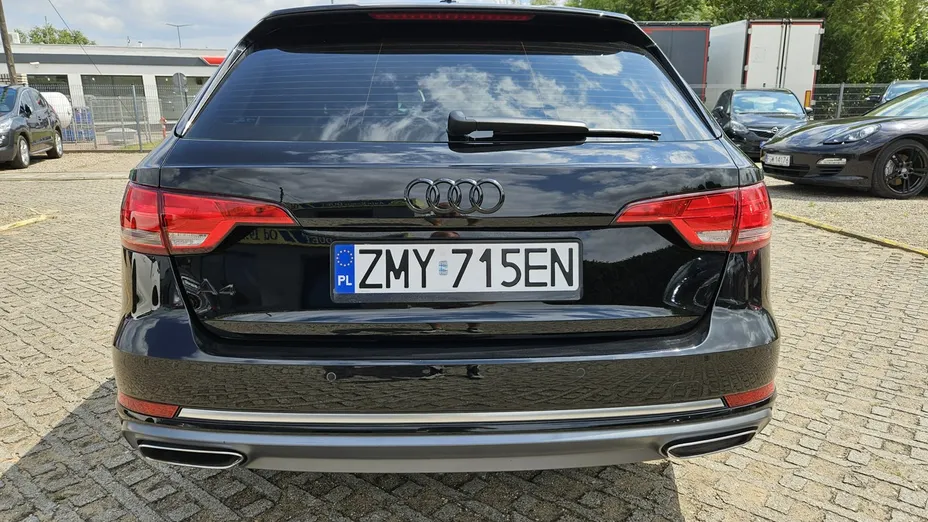 AUDI A4 -