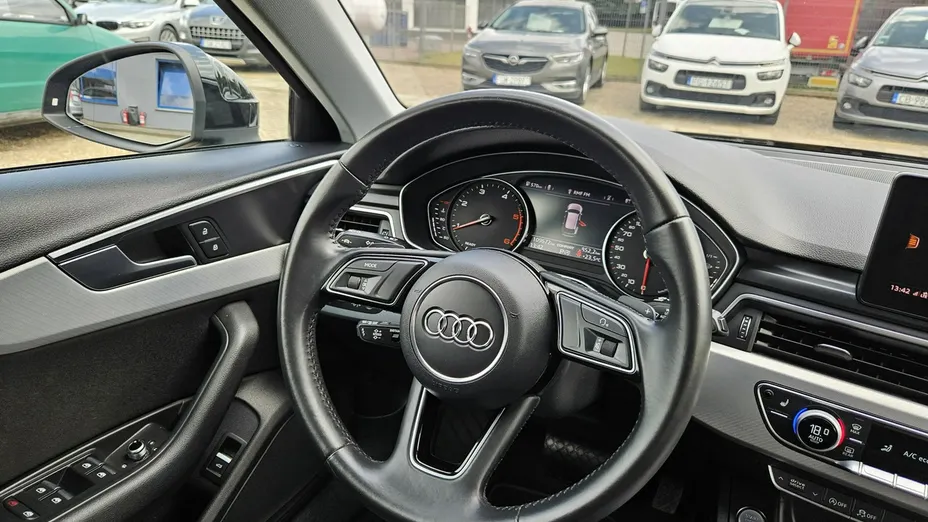 AUDI A4 -