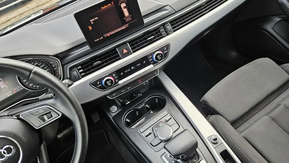 AUDI A4 -