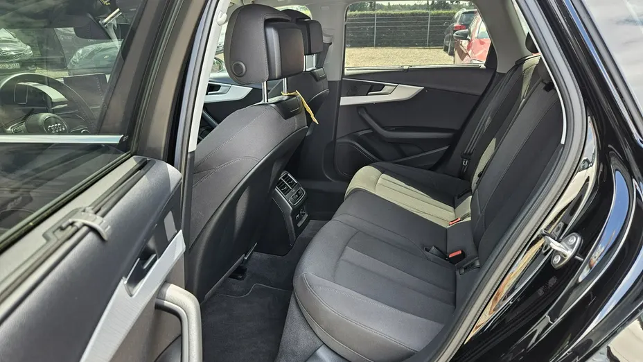 AUDI A4 -