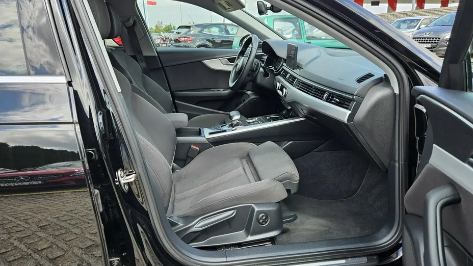 AUDI A4 -