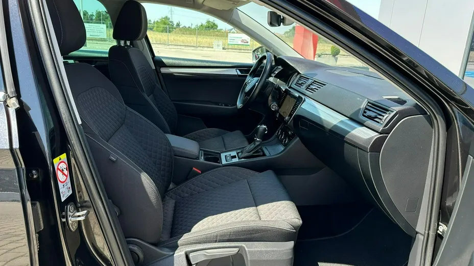 SKODA Superb -