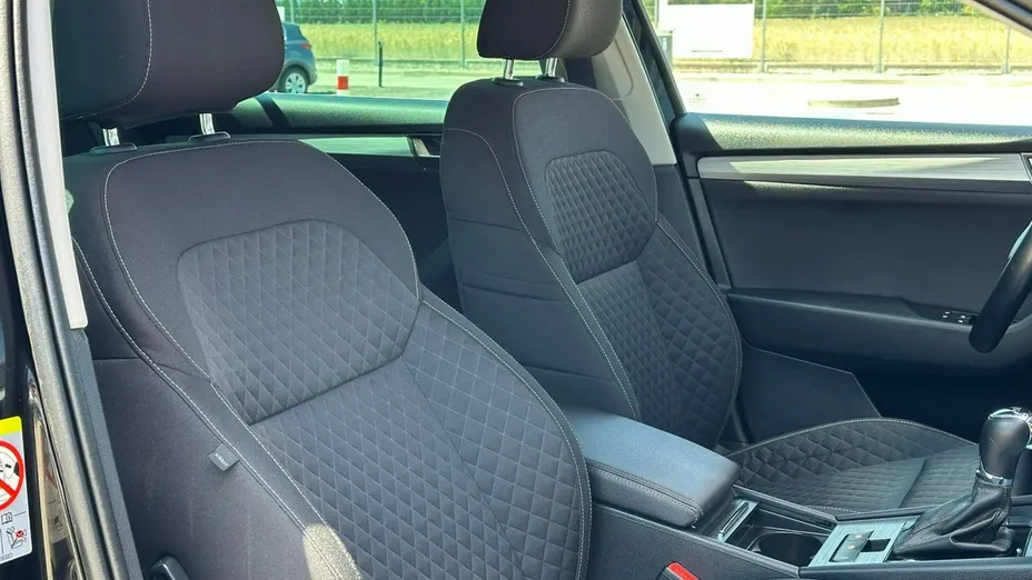 SKODA Superb -